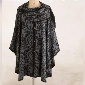Novica Women's Black and Gray Poncho